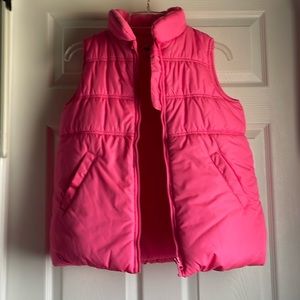 Oshkosh Bgosh girls (12) puffer vest with soft lining. Excellent condition.